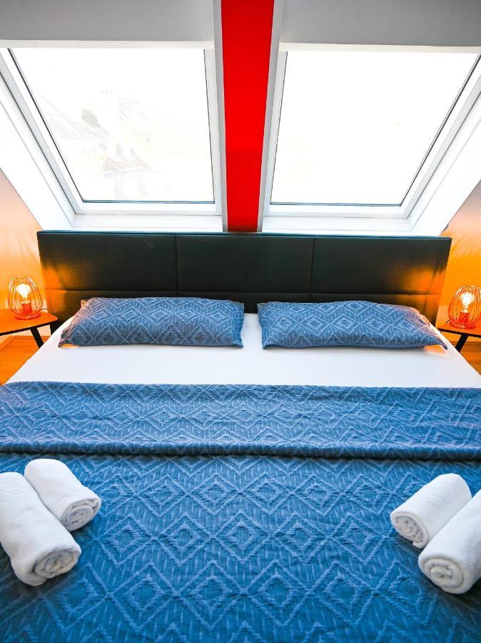 Modern Suite Naschmarkt Wina Bagian luar foto