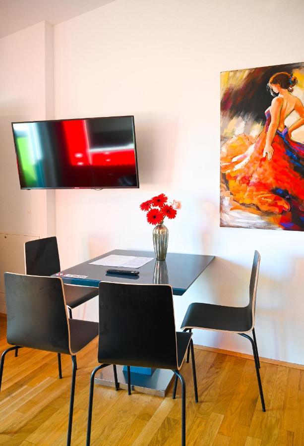 Modern Suite Naschmarkt Wina Bagian luar foto